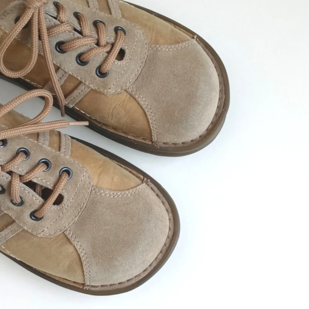 Vintage Dr. Martens Suede Leather 2 Tone Beige Lace Up Shoes 38